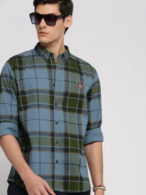 Men Blue Spread Collar Tartan Checks Shirt