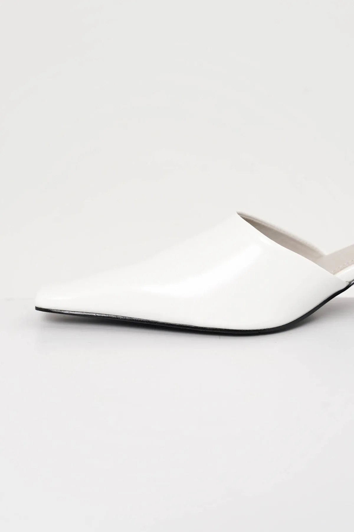 Zyla Mules In White