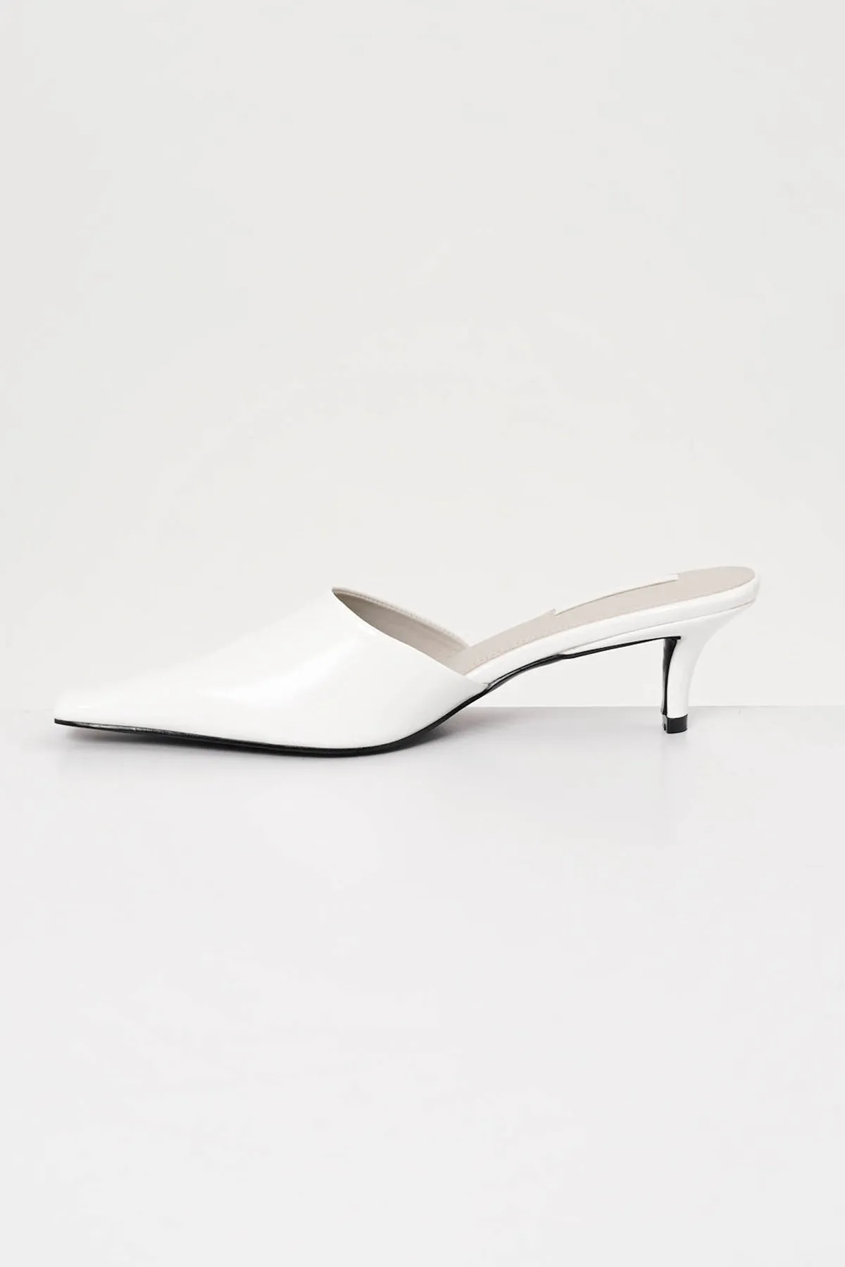 Zyla Mules In White