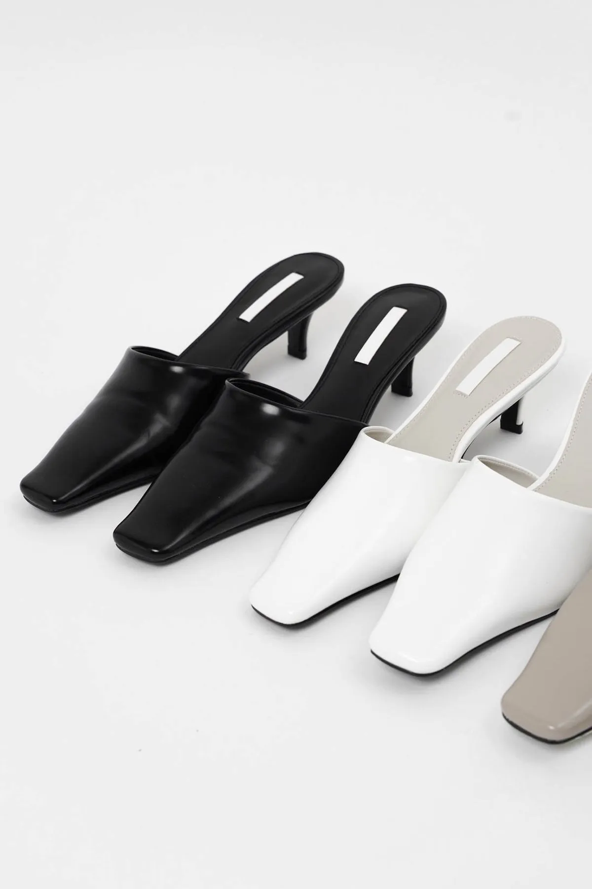 Zyla Mules In White